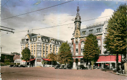 59* VALENCIENNES  Place De La Gare    CPSM  (format 9x14cm)   RL25,1170 - Valenciennes