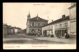 88 - GRANGES - PLACE DE L'HOTEL DE VILLE - Granges Sur Vologne