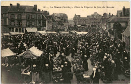 Le Mans - La Place L Eperon Un Jour De Marche - Le Mans