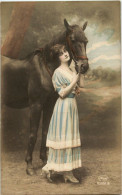 Frau Mit Pferd - Pferde