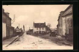 CPA Breteuil-sur-Noye, Rue De Crévecoeur, Vue De La Rue  - Breteuil