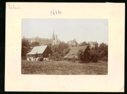 Fotografie Brück & Sohn Meissen, Ansicht Löbau, Gehöft Am Ortsrand Mit Blick Zum Schloss  - Places