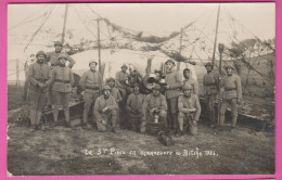 D57 - CARTE PHOTO - LA 3ème PIÈCE EN MANŒUVRE À BITCHE 1926 - Nombreux Militiaires - Bitche