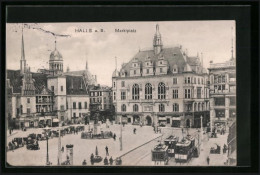 AK Halle A. S., Marktplatz Mit Geschäften, Denkmal Und Strassenbahn  - Tramways