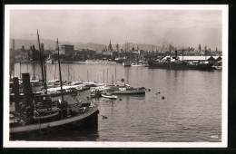 Postal Barcelona, Schiffe Im Hafen Und Blick Auf Die Stadt  - Barcelona