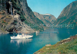 73627717 Sogn Naeroyfjord Dampfer Berge  - Norvège