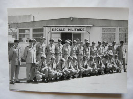 PHOTO ANCIENNE ( 13 X 18 Cm) - SCENE ANIMEE : Départ De La Rencontre Franco-allemande - ESCALE MILITAIRE 1969 - Oorlog, Militair