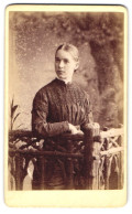 Photo T. Nesbitt, Blandford, Junge Dame In Hübscher Kleidung  - Anonymous Persons