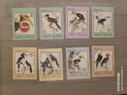 1977	Vietnam	Parrots (F93) - Viêt-Nam