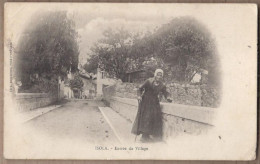 CPA 06 - ISOLA - Entrée Du Village - TB PLAN Perspective Vers Centre Pont Jolie ANIMATION Personnage Vieille Femme 1905 - Sonstige & Ohne Zuordnung