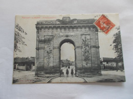 CHALONS SUR MARNE ( 51 Marne ) PORTE SAINTE CROIX ANIMEES MILITAIRES A CHEVAL ATTELAGE - Châlons-sur-Marne