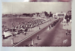 85 - SABLES-D'OLONNE - LE REMBLAI VERS LE CASINO - AUTOMOBILE - ANIMÉE -  - Sables D'Olonne