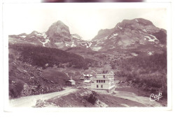 65 - ROUTE D'AUBISQUE - VUE SUR LE CIRQUE DE GOURETTE ET LES HÔTELS -  - Altri & Non Classificati