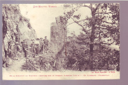 68 - LA SCHLUCHT AU HONHECK - SENTIER SUR LE VERSANT ALSACIEN - ANIMÉE -  - Colmar