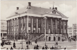 Groningen: FORD THAMES TRADER 'COCA-COLA' TRUCK '59, OPEL REKORD A, BICYCLES, 'VW Century' Sign, Grote Markt - (Holland) - Turismo