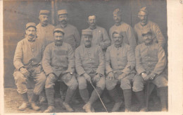 Militaria - Carte Photo - Soldats Du 1er Régiment  - 1916 - Régiments