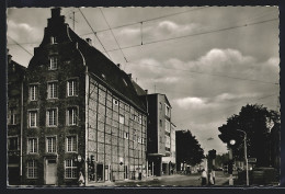 AK Neuss Am Rhein, Zollstrasse Mit Altem Bürgerhaus  - Neuss