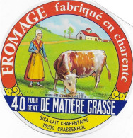 ETIQUETTE  DE  FROMAGE NEUVE CHARENTE CHASSENEUIL - Fromage