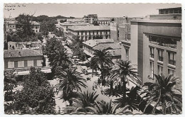 X122514 ALGERIE SIDI BEL ABBES BOULEVARD DE LA REPUBLIQUE ET LE THEATRE AVEC AU FOND CASERNE (CUARTEL) LEGION ETRANGERE - Sidi-bel-Abbes