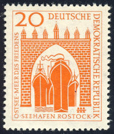 634 Seehafen Rostock ** - Unused Stamps