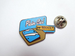 Beau Pin's En EGF , Auto Renault , Plein Ciel , Verso Lisse - Renault