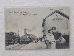 Fouilly-les-bécots , Train En Gare - Trains