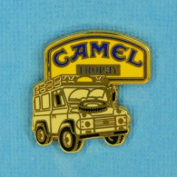 1 PIN'S //  ** RALLYE RAID " CAMEL TROPHY " 4X4 LAND ROVER ** . (A.B Paris) - Rally