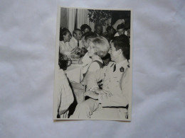 PHOTO ANCIENNE (13 X 9 Cm) ALLEMAGNE : Scène Animée (soldats) - Banquet 1969 - Lieux