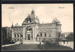 AK Düren, Museum Mit Passanten  - Dueren