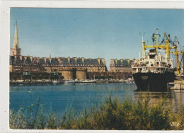 142 DEPT 35 : édit. Cap N° 1328 : Saint Malo En L'Isle Le Port " Le Bilstein Hamburg A Quai " Cargo " - Saint Malo