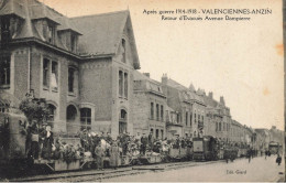 Valenciennes Anzin * Retour D'évacués , Avenue Dampierre * Ww1 * Wagons - Valenciennes