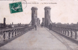 42 - Loire -  POUILLY  Sous CHARLIEU - Le Pont Et La Chaussée - Sonstige & Ohne Zuordnung