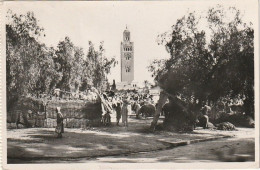 MAROC POSTCARD MARRAKECH LA KOUTOUBIA VUE DU SUK ANIMATA VIAGGIATA FORMATO PICC. - Marrakesh