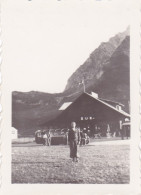 SAVOIE HAUTE SAVOIE AU COL DES ARAVIS DEVANT CHALET REFUGE 1938 - Orte