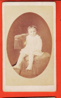 09824 / ⭐ Photo CDV 49-ANGERS 1890s ◉ Bébé Assis Fauteuil Prie-Dieu ◉ Photographie DUBUT Place Ralliement 11 Rue Forges - Persone Anonimi