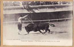 09692 / ⭐ NÎMES 30-Gard Course De Taureaux Une Bonne Paire De Banderilles Aux Cuarto Corrida 1910s- Phototypie LACOUR - Nîmes