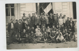 GUERRE 1939-45 - CLAMECY - Belle Carte Photo Montrant L'Armée De Libération De CLAMECY Devant La Caisse D'Épargne - Clamecy