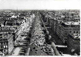 Paris, Les Champs Elysées Voitures Peugeot, Citroën, 3 Vespa, Renault, Simca - Champs-Elysées