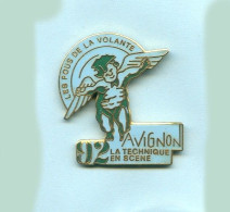 Superbe Pins Ange Les Fous De La Volante Avignon Egf Fr646 - Airplanes