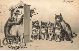 SINGE #FG56649 GROUPE DE CHATS REGARDENT UN SPECTACLE DE GUIGNOL MARIONNETTES - Monos