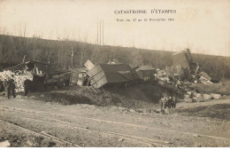 91 ETAMPES #FG56488 CATASTROPHE FERROVIAIRE NUIT DE NOVEMBRE 1908 TRAIN CARTE PHOTO - Etampes