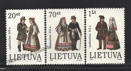 Lituanie – Lithuania – Lituania 1995 Yvert 506-08, Traditional Costumes - MNH - Lituania