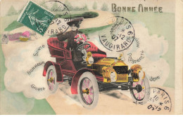 AUTOMOBILE #22090 JOLIE FEMME A CHAPEAU DANS UNE VOITURE DION BOUTON TACOT BONNE ANNEE - Turismo