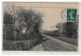 77 LA FERTE SOUS JOUARRE #19548 CHATEAU DE LA BERGETTE LE PARC PASSAGE DE L EXPRESS TRAIN LOCOMOTIVE AVRICOURT - La Ferte Sous Jouarre