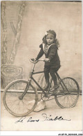 AV-BFP2-0840 - CYCLISME - Fillette Sur Un Vélo - Cyclisme