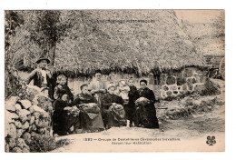 07 Groupe De Dentelières Cévenolles Travaillant Devant Leur Habitation. ( VOIR SCAN ). - Sonstige & Ohne Zuordnung