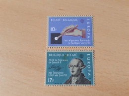 TIMBRES   BELGIQUE   EUROPA   1982    N  2048  /  2049   COTE  6,00  EUROS   NEUFS  LUXE** - 1982