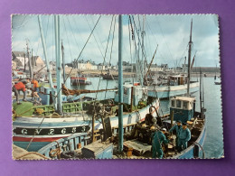 Belgique    CPSM    OSTENDE?       Bateaux De Pêche……    Joli Plan    Bon état - Oostende