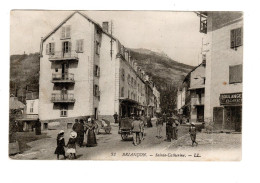 05 BRIANÇON, Place Saint Catherine, Boulangerie BOREL. - Briancon