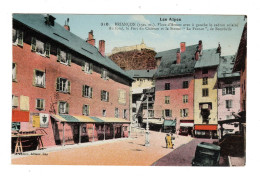 05 BRIANCON, Place D'armes Avec Cadran Solaire Et La Statue " La France " De Antoine BOURDELLE.  - Briancon